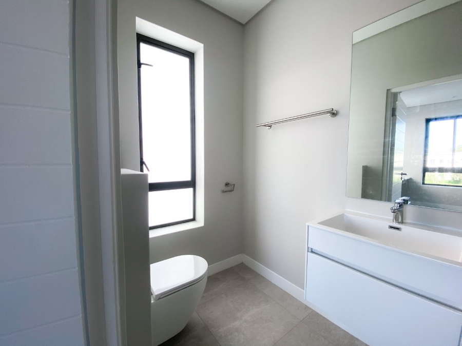 4 Bedroom Property for Sale in Croydon Gardens Estate Western Cape